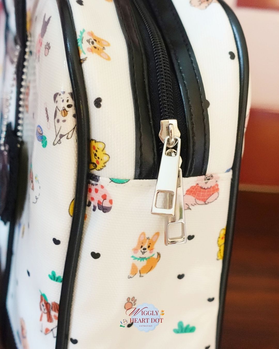 Wiggly Heart dot - 30